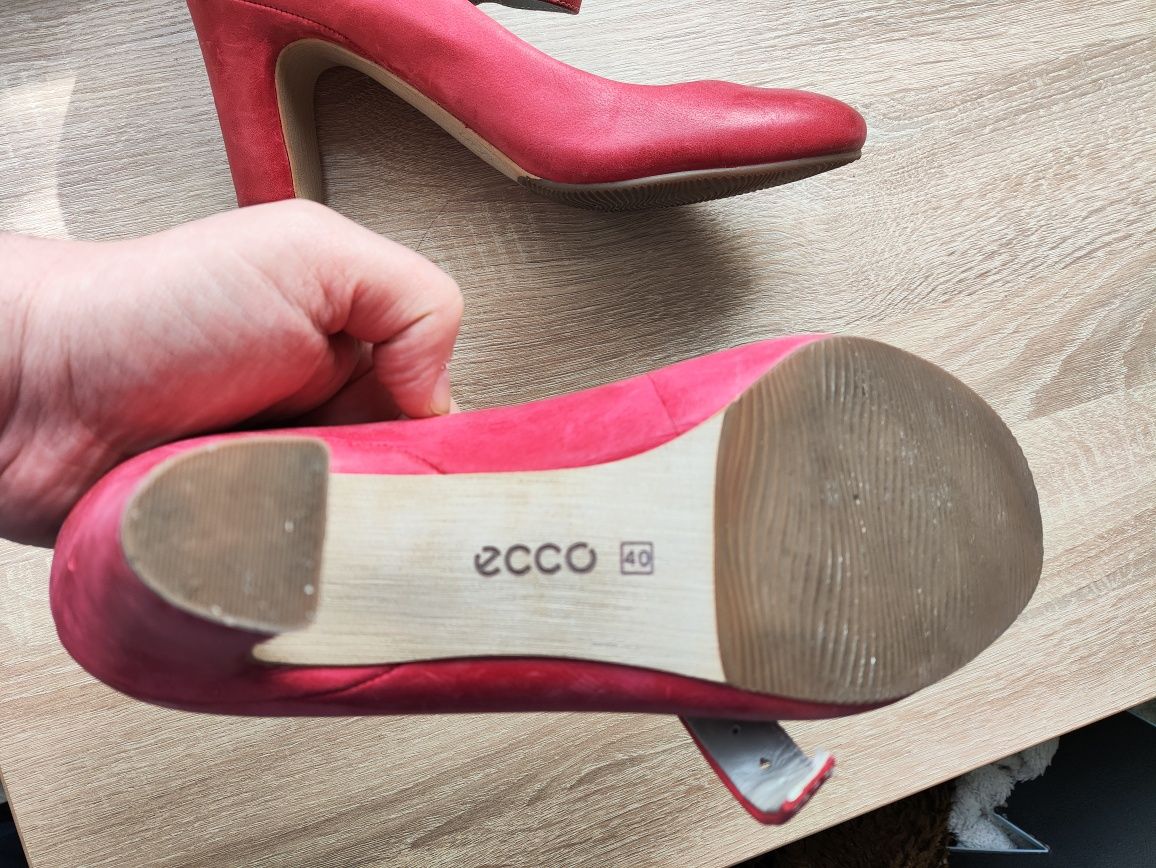 Продам жіночі туфлі ecco