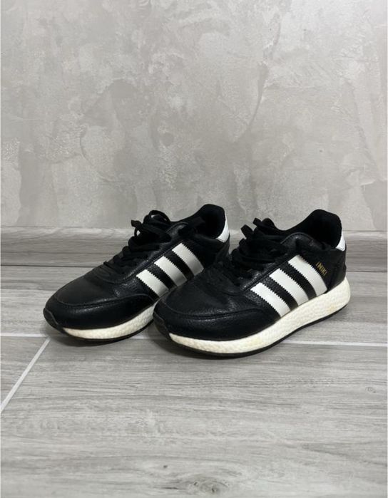 Кросівки Adidas Iniki