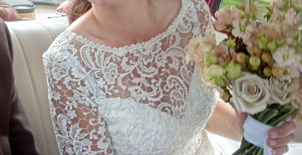 Sprzedam prostą klasyczną romantyczną suknię ślubną