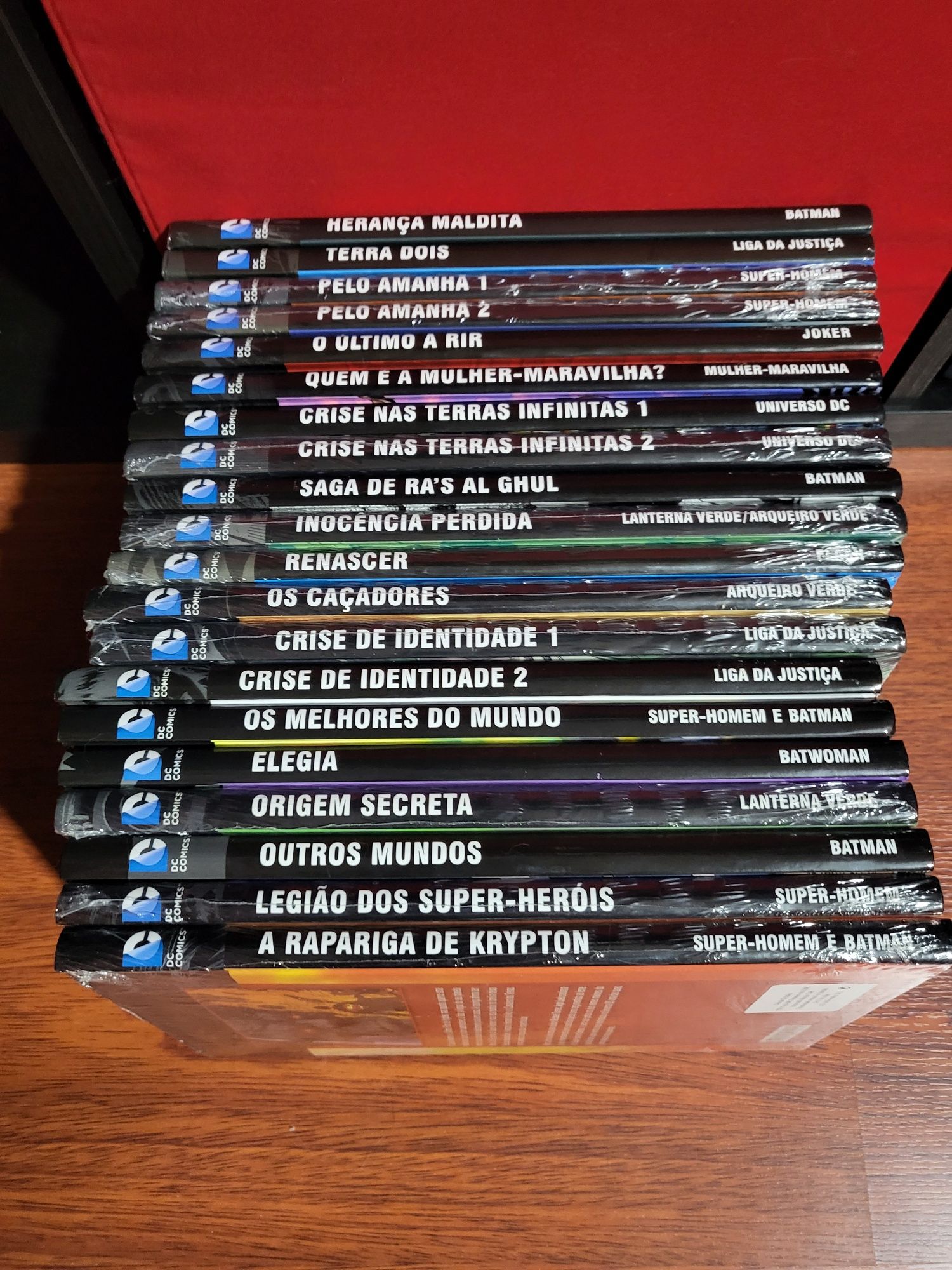 Vendo coleção de DC Comics 20 volumes