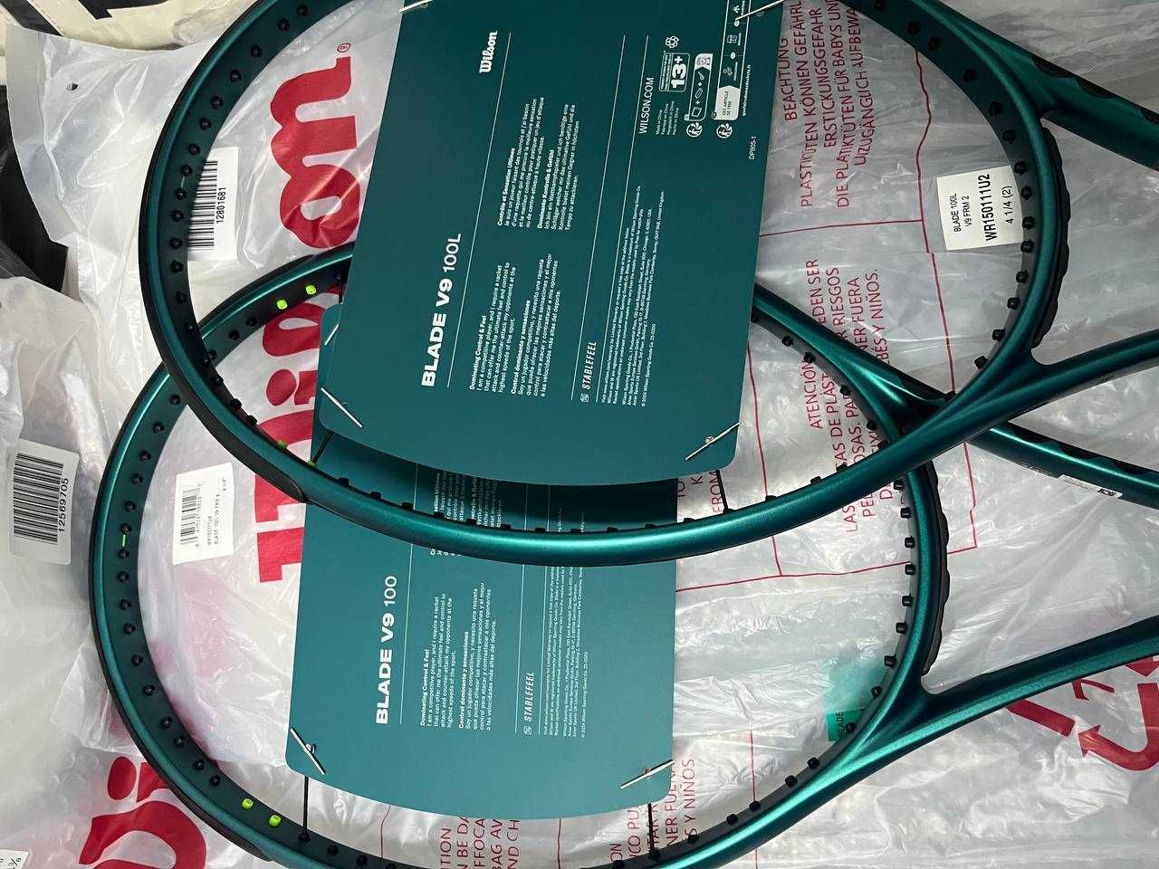 Тенісна ракетка Wilson Blade 100/100L V9 (300/285 g)
