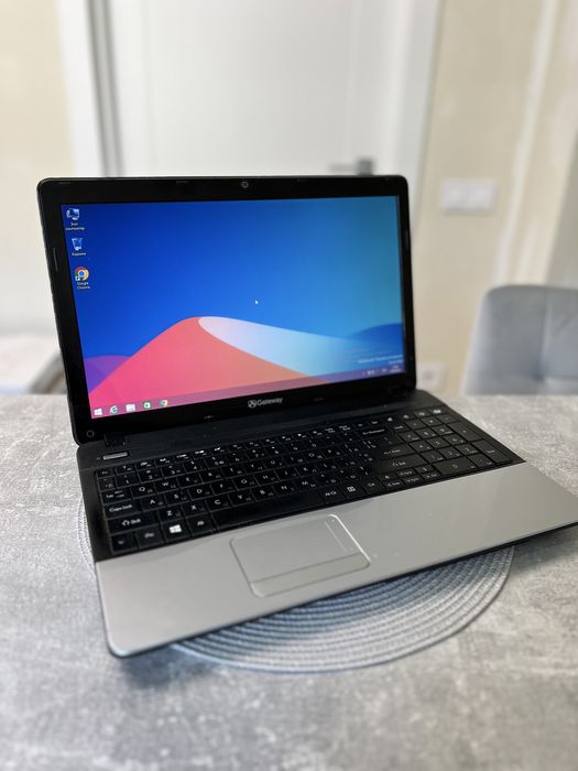 Ноутбук Acer для учебы, работы