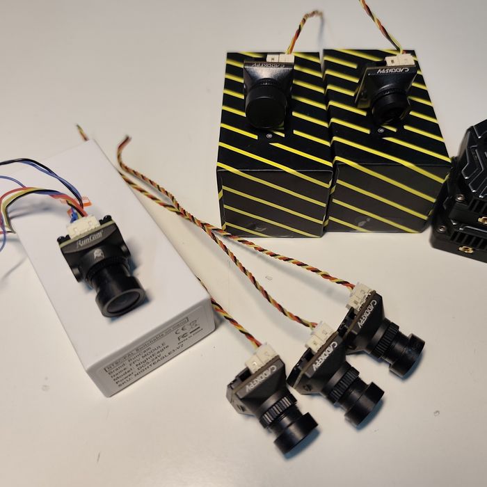 Аналогова ситема FPV, відеопкредавачі та камери.