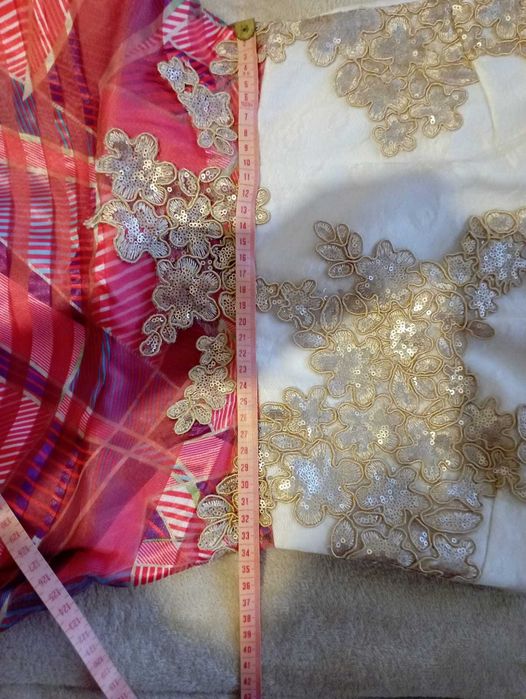 vestido bege, dourado e lindos pormenores rosa Ana Sousa