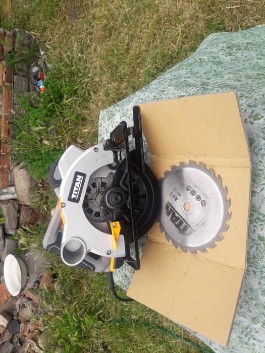 Pilarka tarczowa TITAN TTB874CSW 1200W 165MM