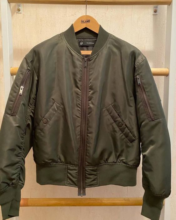 Бомбер undercover