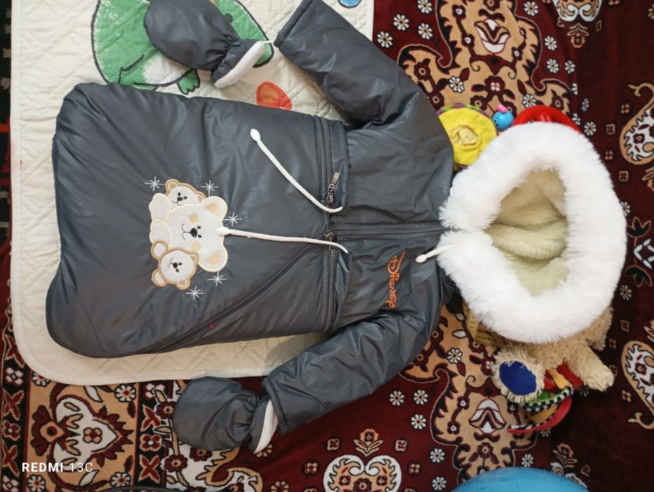 Продам. Зимовий комбінезон на хлопчика від 0 до 1.5 року