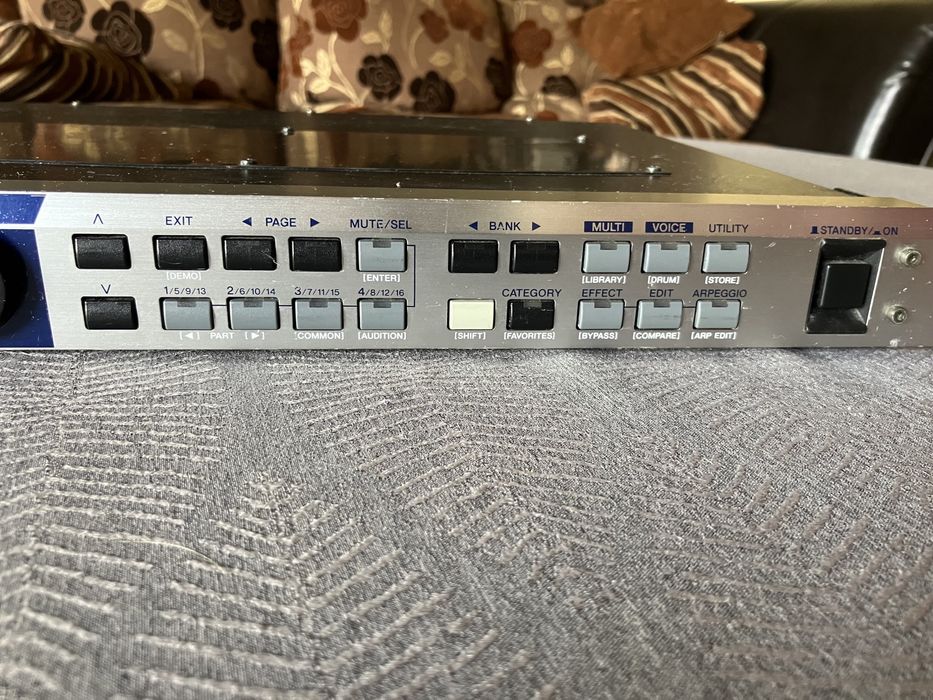 Yamaha MotiF Rack syntezator