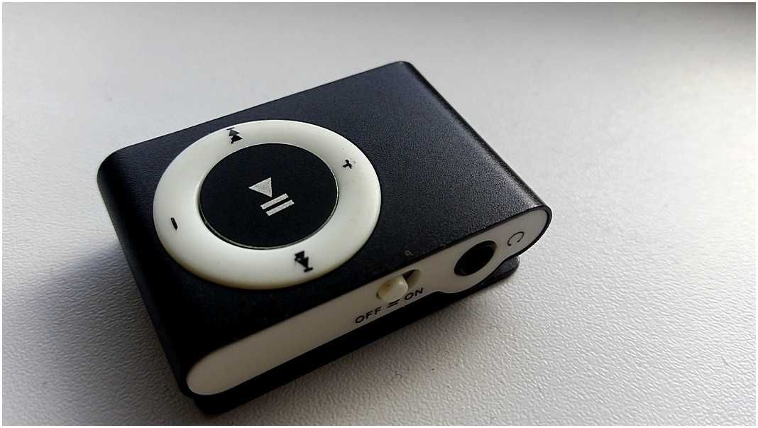 MAŁY Kompaktowy Odtwarzacz Muzyczny MP3 KLIPS microSD 32GB miniUSB AUX