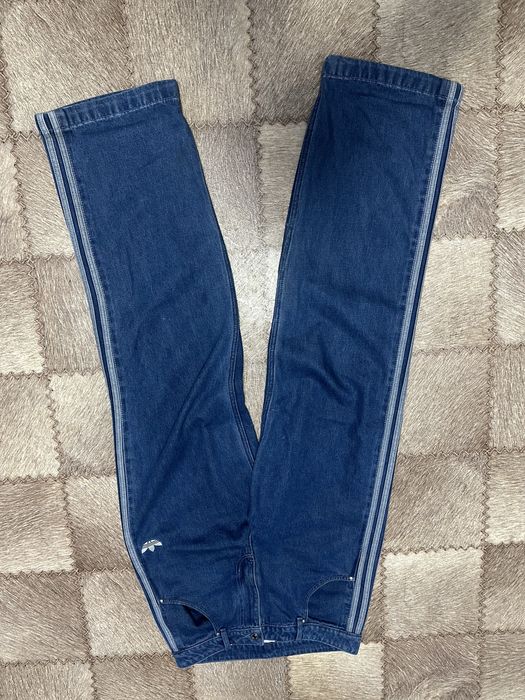 Джинсы adidas сині