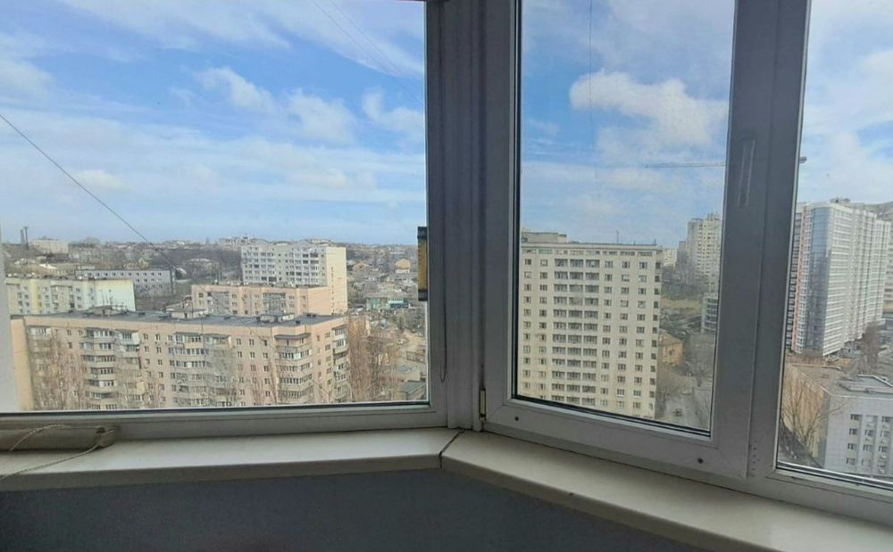 2 кімнатна. Кімнати роздільні. Сотовий проект. 3 лоджії. Загальна 54м2