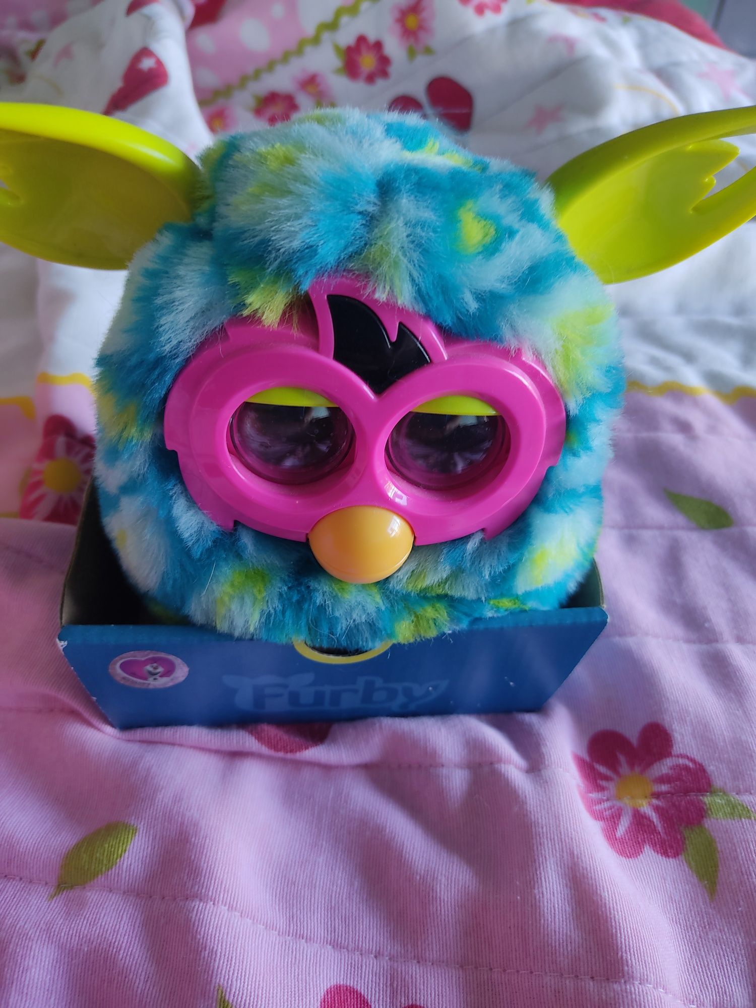 Furby que fala, dá para mudar de personagem