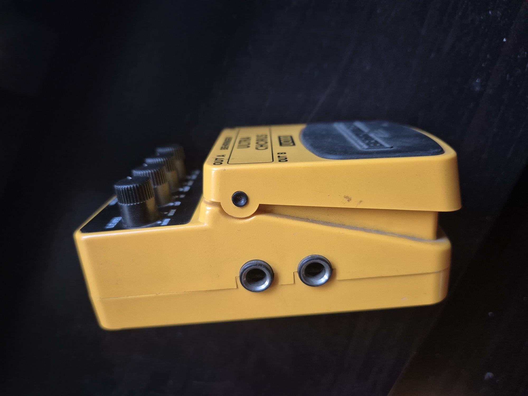 Behringer Ultra Chorus UC100 efekt gitarowy kostka