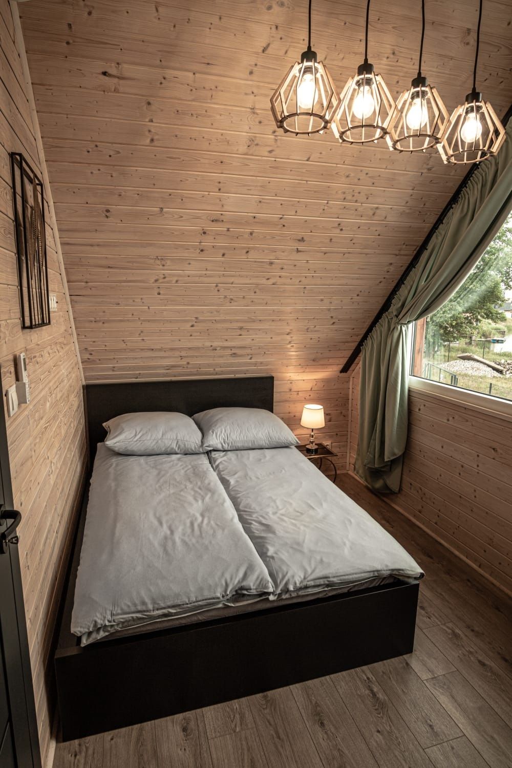 Domek nad jeziorem z własną plażą , sauna, jacuzzi