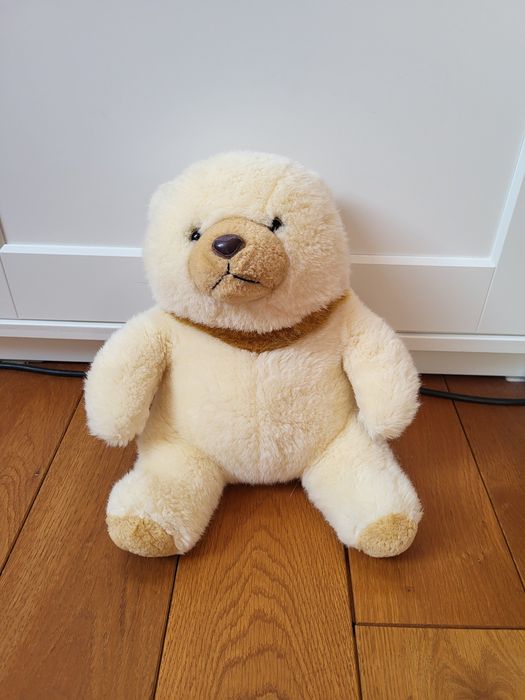 Duży, kremowy miś, misiek, pluszak, maskotka, przytulanka