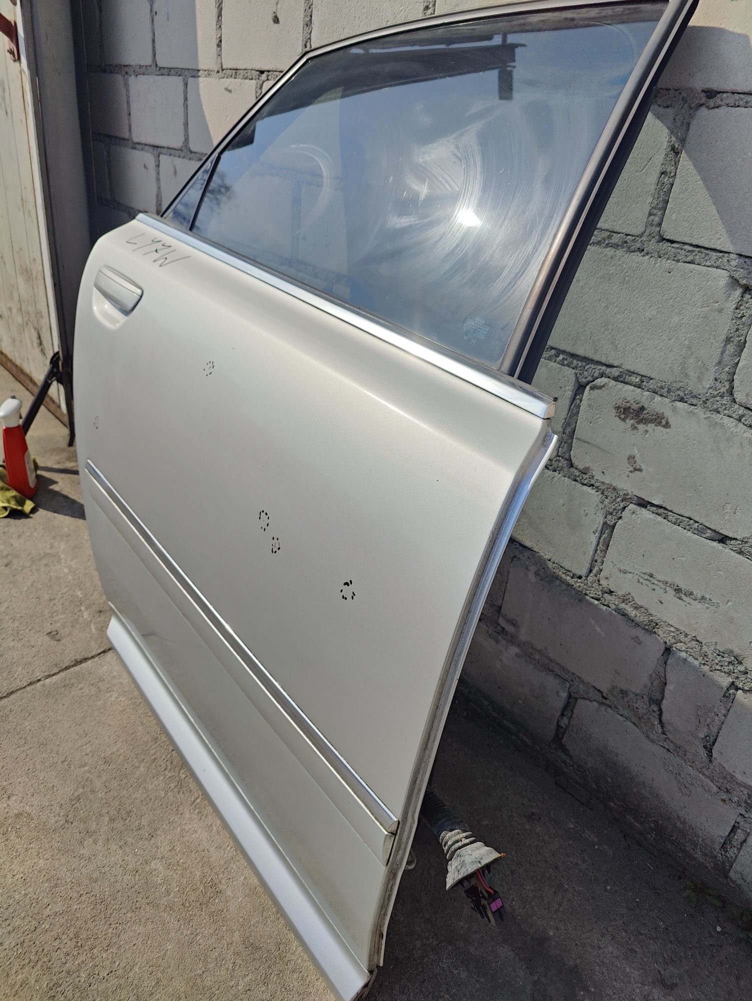Audi A8 D3 lift drzwi prawy tył LY7W
