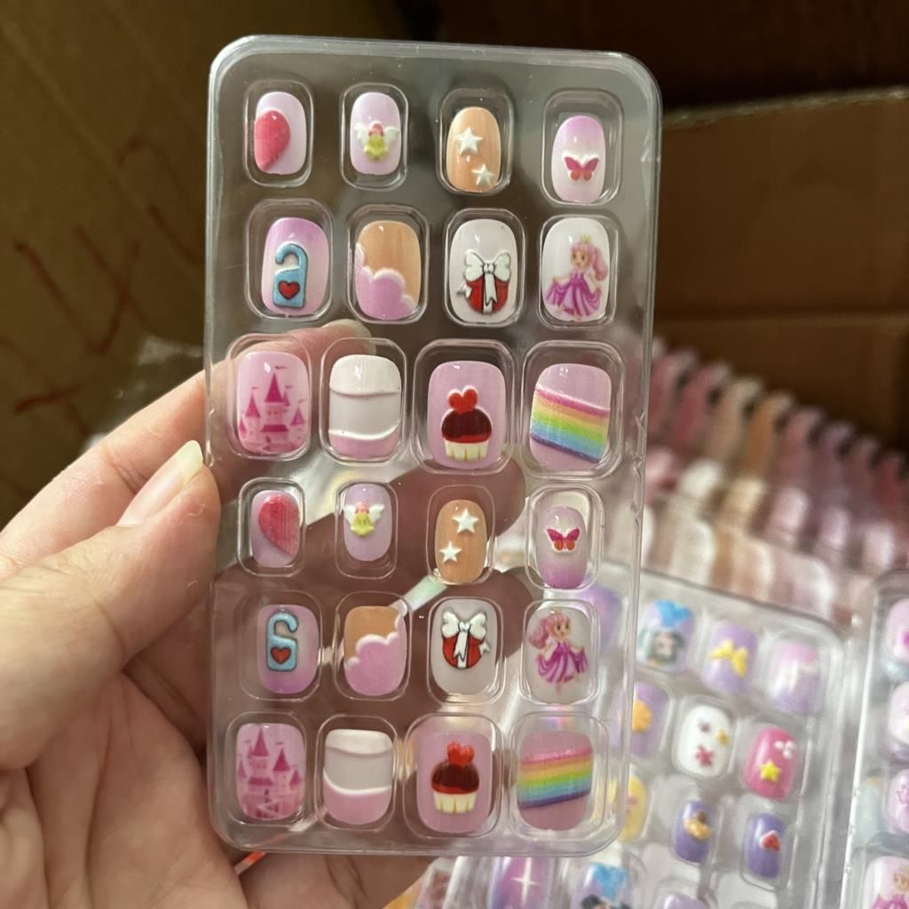 Нігтики накладні дитячі ногти 24 шт комплект декор