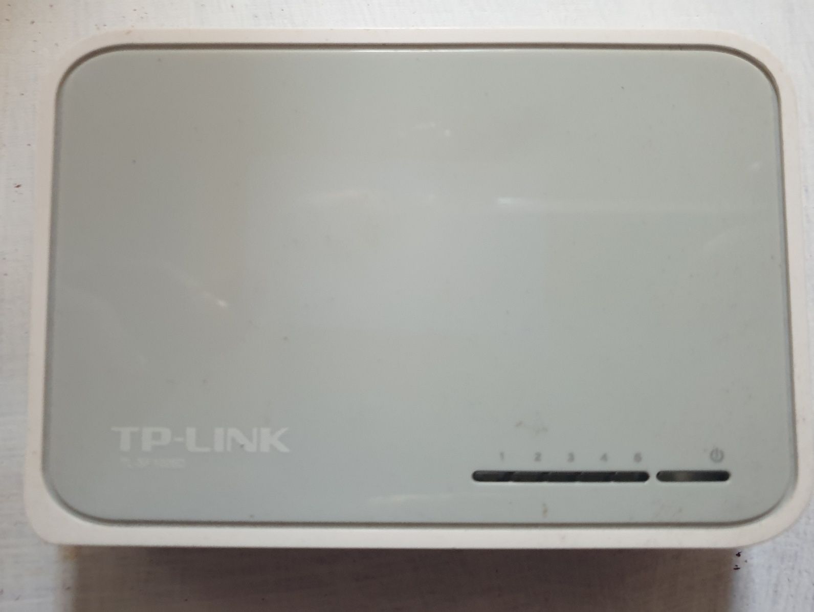 Switch TP-LINK TL-SF1005D (5 Portas Fast Ethernet - 100 Mbps)
8,99 €
+