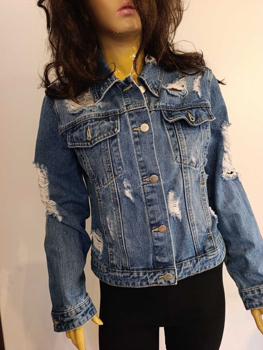 Damska jeansowa kurtka oversize – rozmiar M efekt „destroyed”,