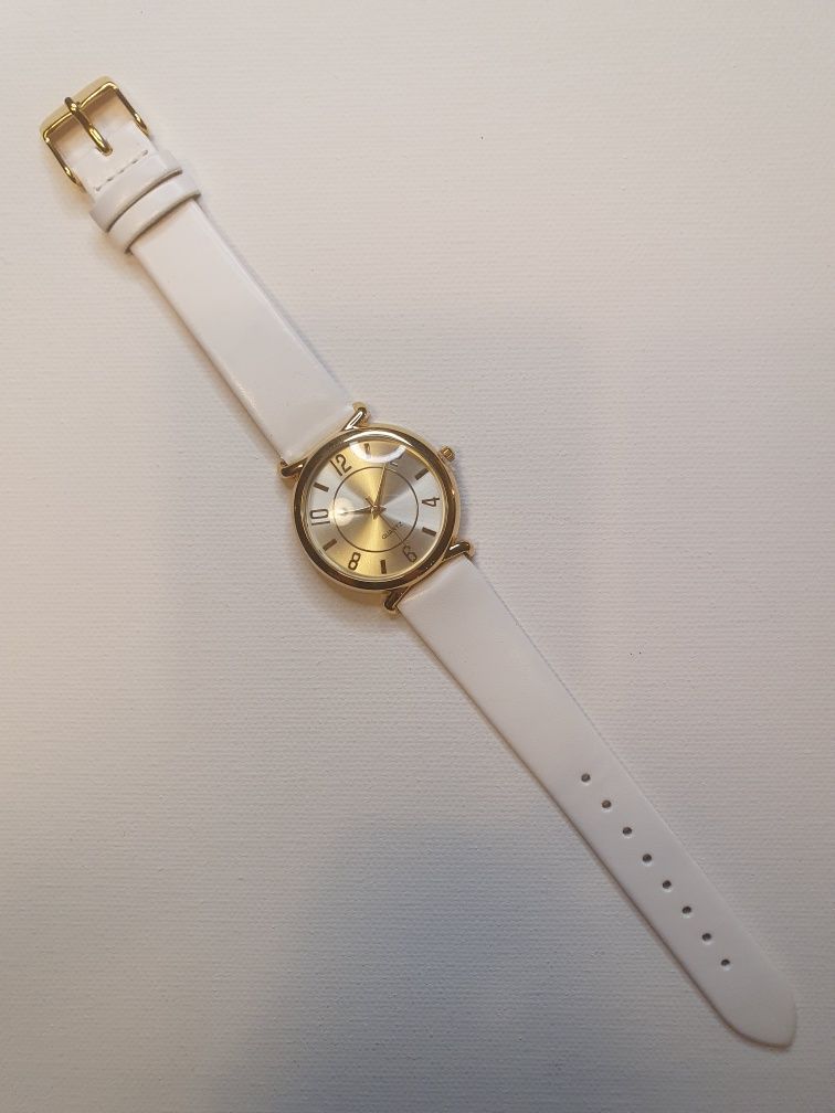 Elegancki nowy zegarek damski