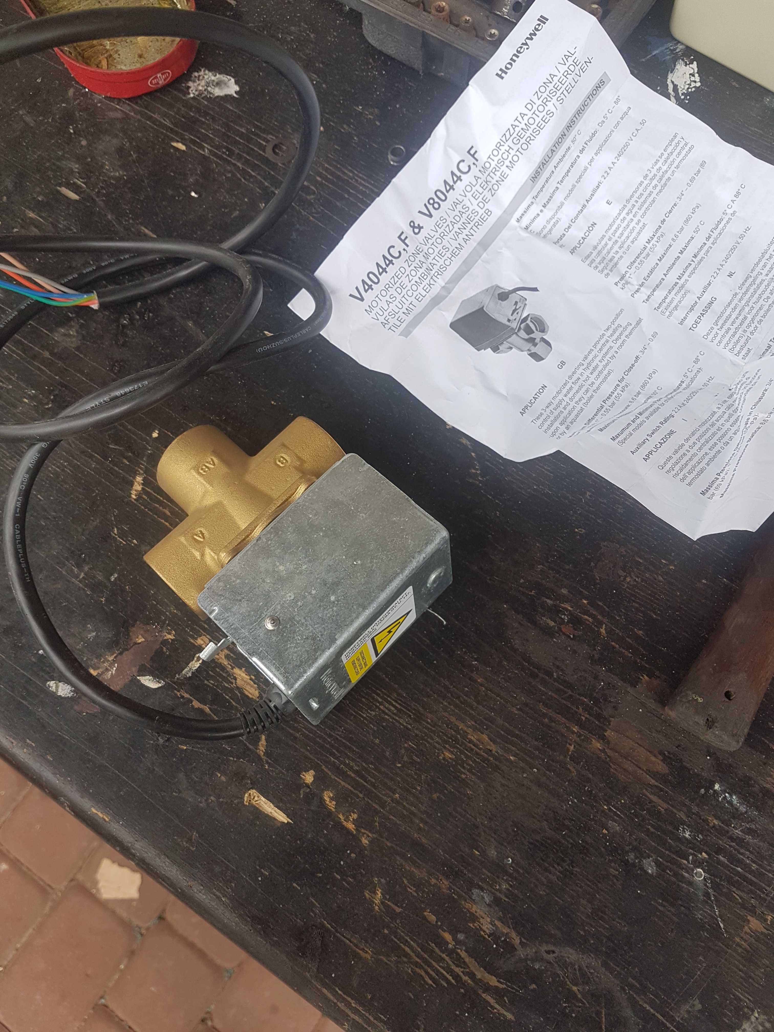Elektrozawór V4044F1034 Honeywell  Zawór