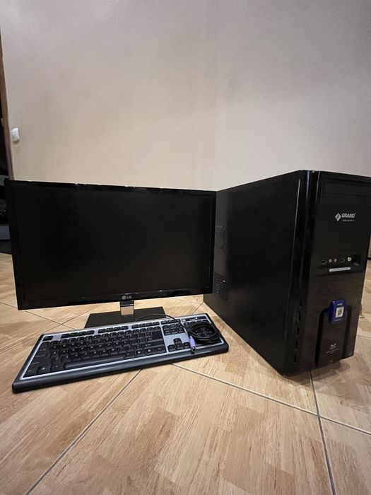 Компьютер , монитор в сборе