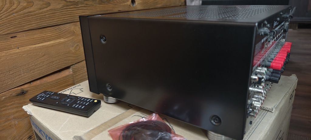 Onkyo TX-RZ820 amplituner 4k 60hz Dolby Vision, Atmos, DTS:X 180W x 7