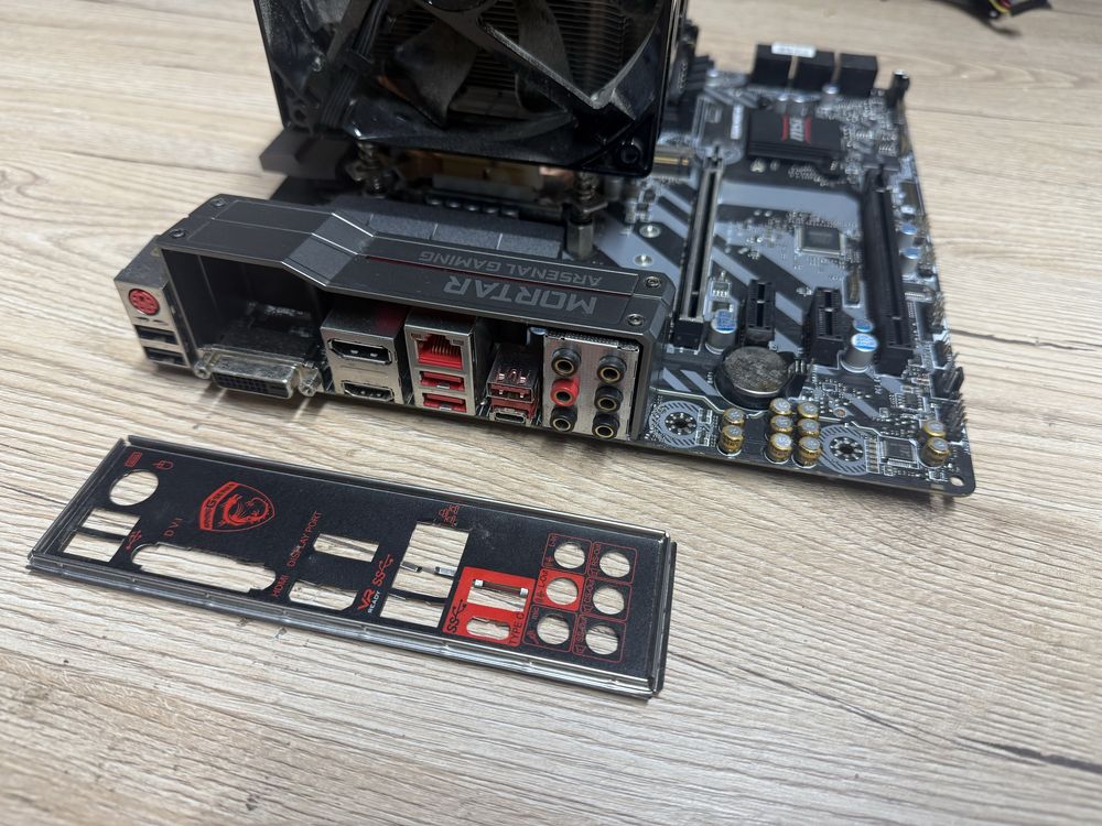 Комплект MSI B250M Mortar Arsenal Gaming + intel i5-7400 + 16gb DDR4