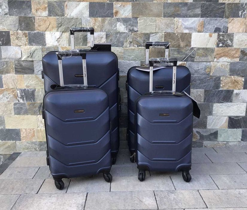 Валіза Сумка Чемодан на колесах, удіростікий матеріал Wings WGN