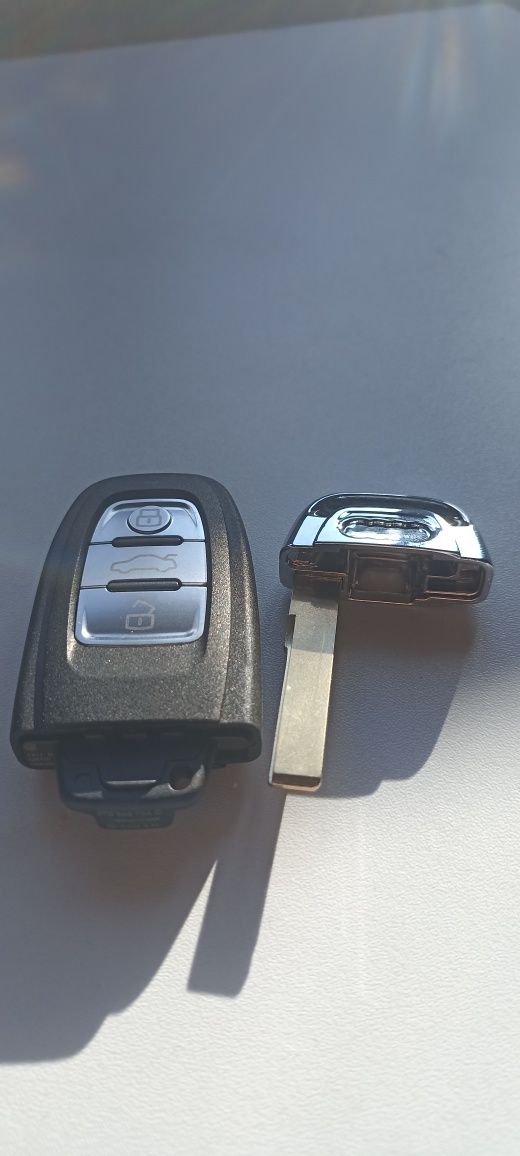 Смарт ключ новий Audi 8T0 959 754  315 Mhz