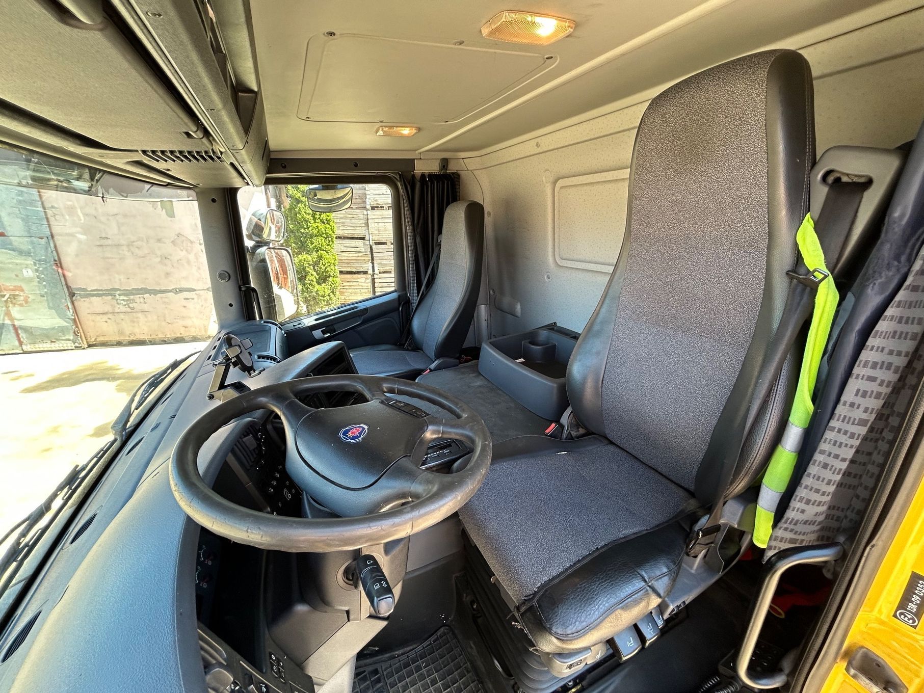 Scania P310  Scania p310 izoterma 310KM automat