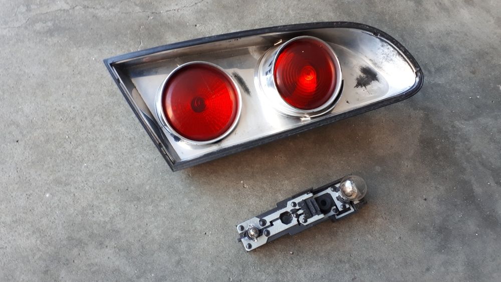 Farolim esquerdo tampa da mala Seat Ibiza 6L