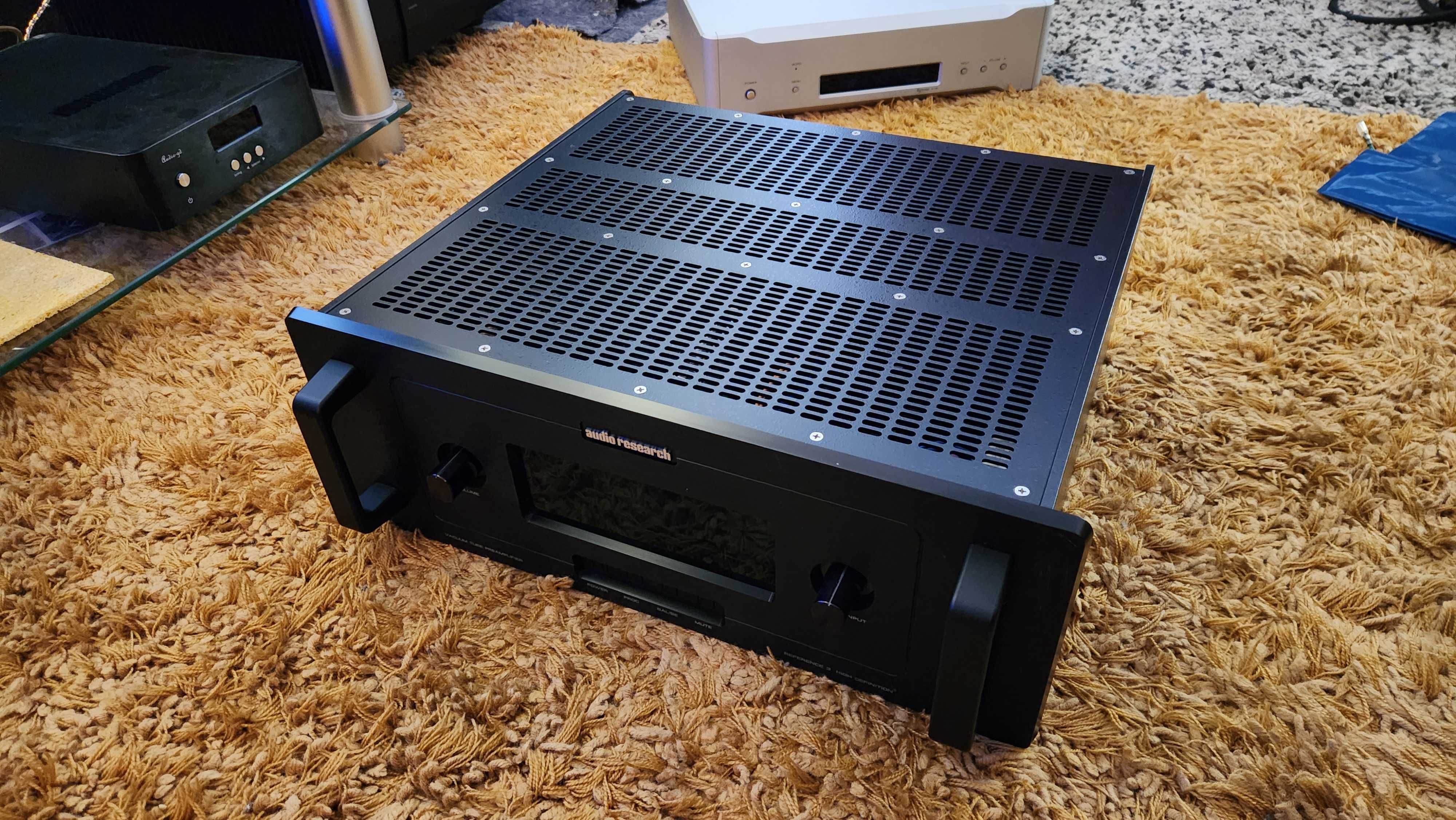 Audio Research Reference 3 (Preamplifier)