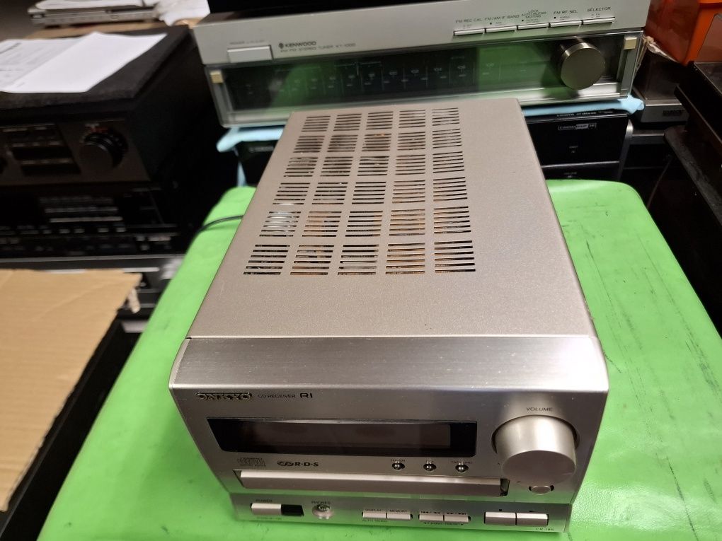 Amplituner Onkyo z CD  CR-185