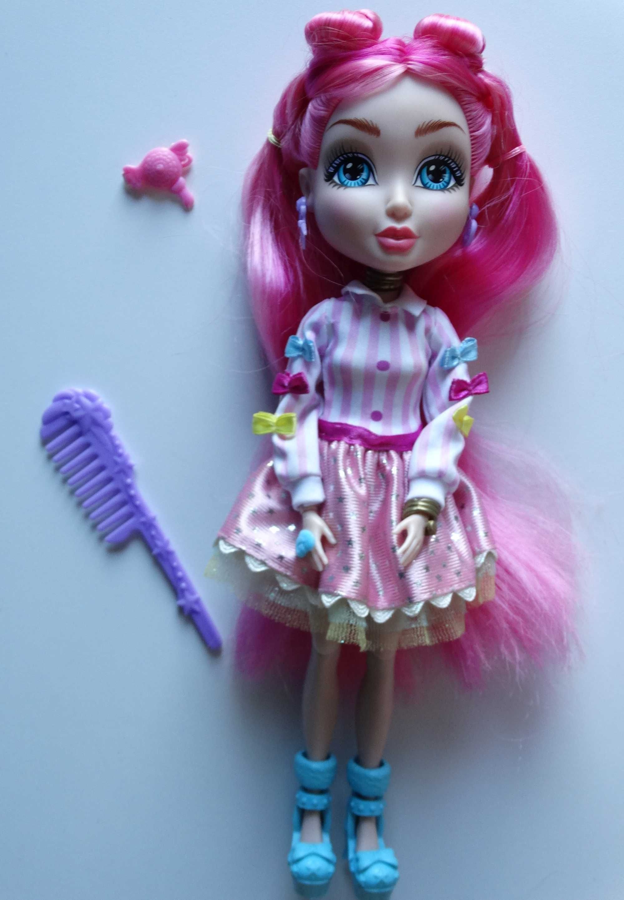 Różowowłosa lalka z Pepco
