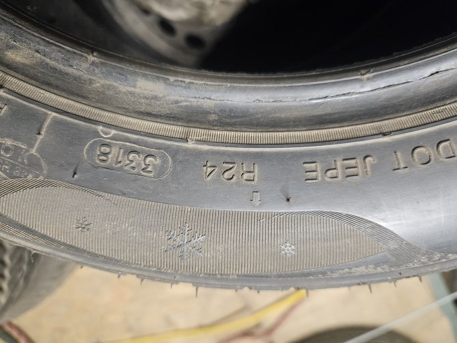 Opony zimowe 195/50r15 7mm 2szt