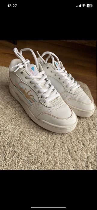 Buty Adidas Carrera Low Pride, rozm. 36