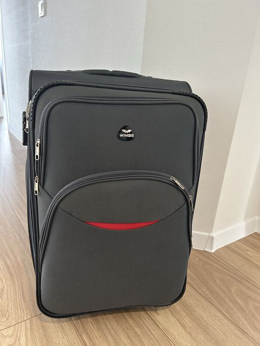 Валіза для подорожей в чудовому стані