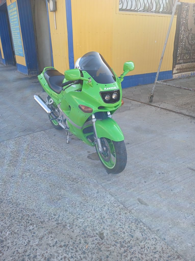 Kawasaki zzr 600