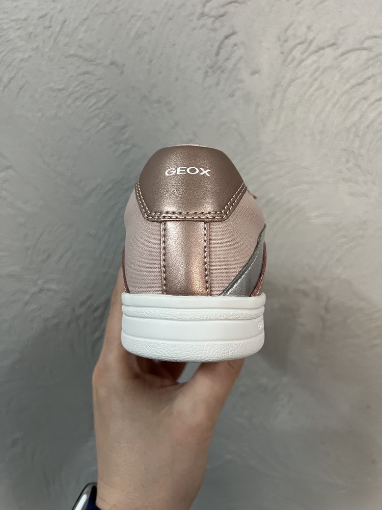 Оригінал! Дитячі/підліткові Кросівки Geox Djrock Trainer Rose (25.4)