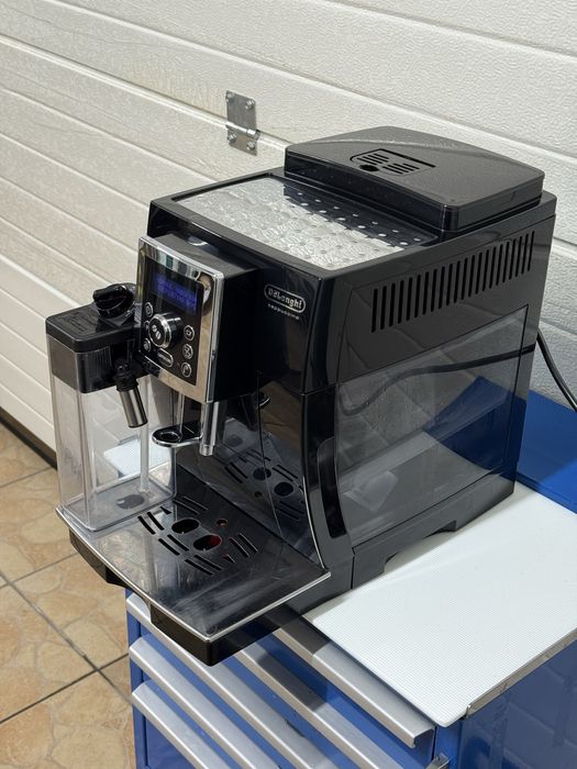 Кавомашина Кавоварка De'Longhi ECAM 23.460 Cappuccino