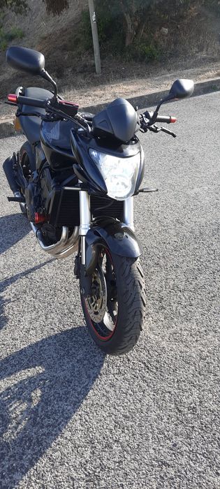 Vendo Honda Hornet ano 2010