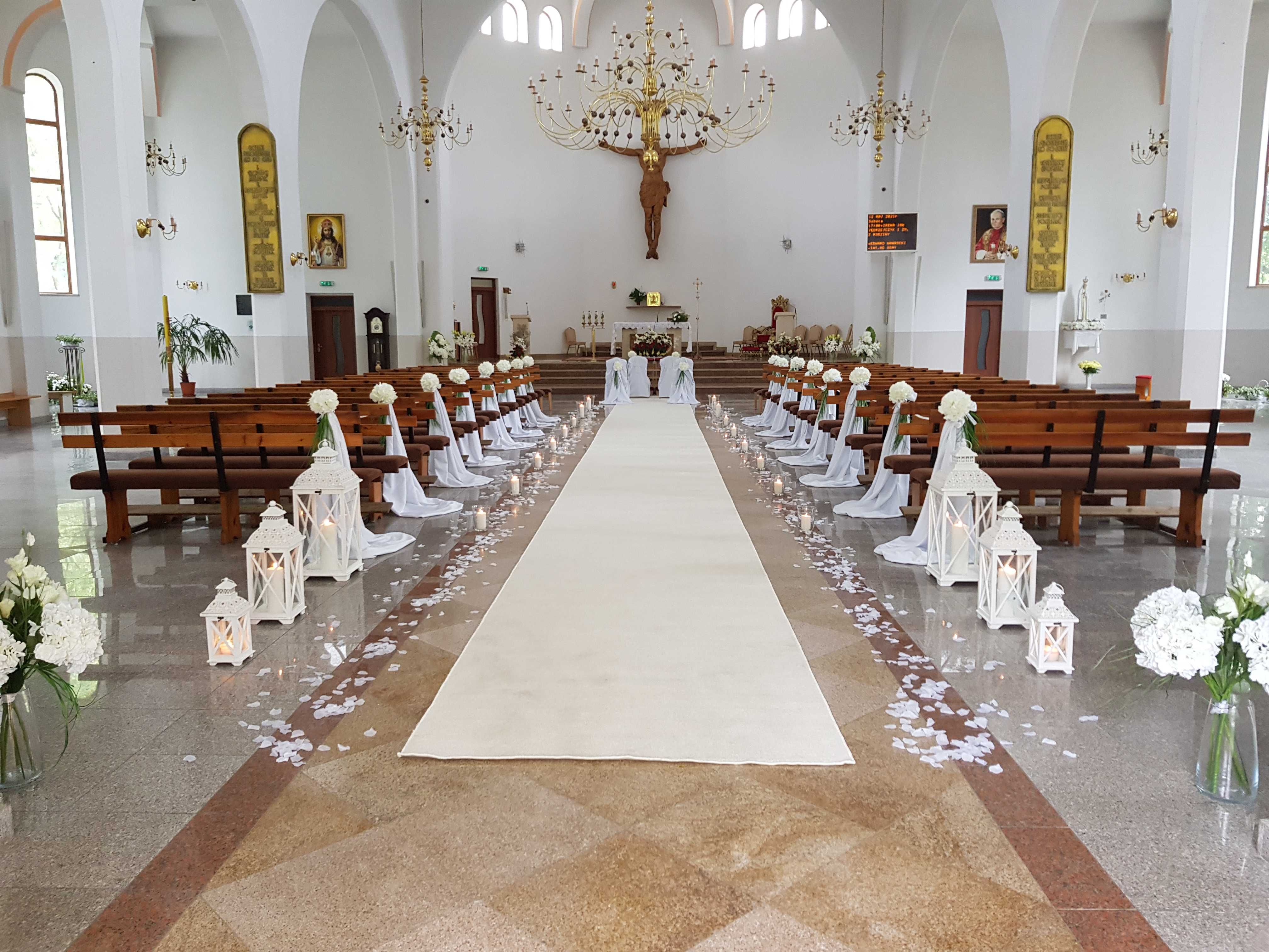 Dekoracja kościoła sali ślub wesele przyjęcie plener łuk kwiatowy