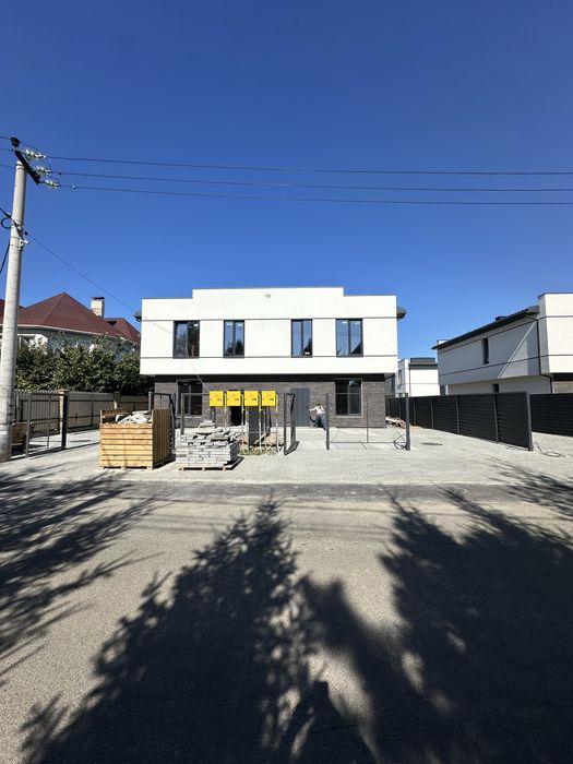 Дуплекс від власника біля лісу