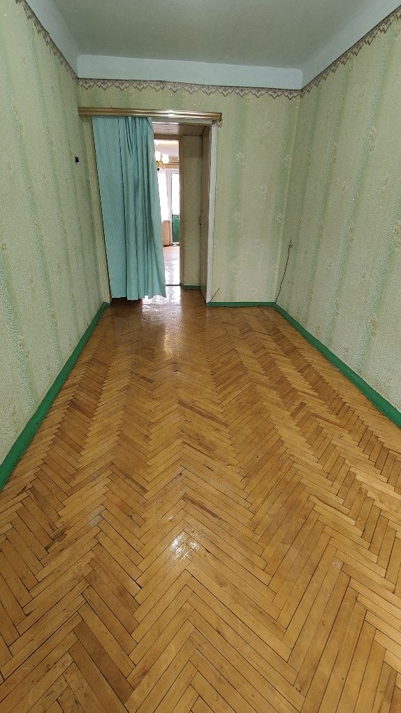 Продам 2 комнатная квартира метро Индустриальная. Экв. 25 000 у.е.