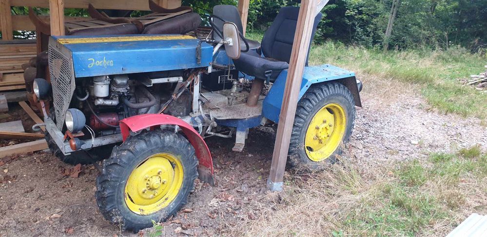 Traktor sam z silnikiem multicara dwutłokowym mocnym