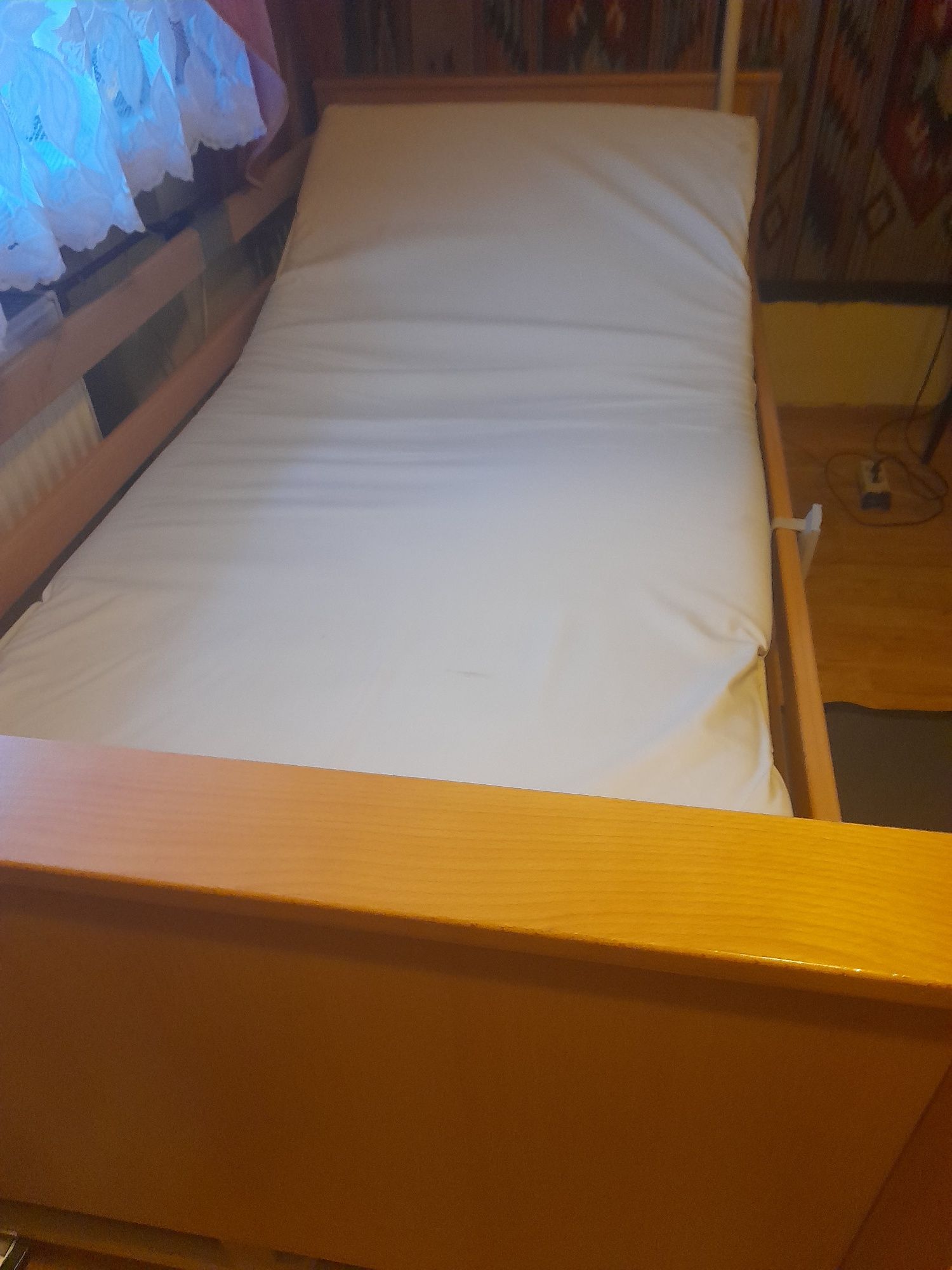 Sprzedam  łóżko dla osoby lezacej