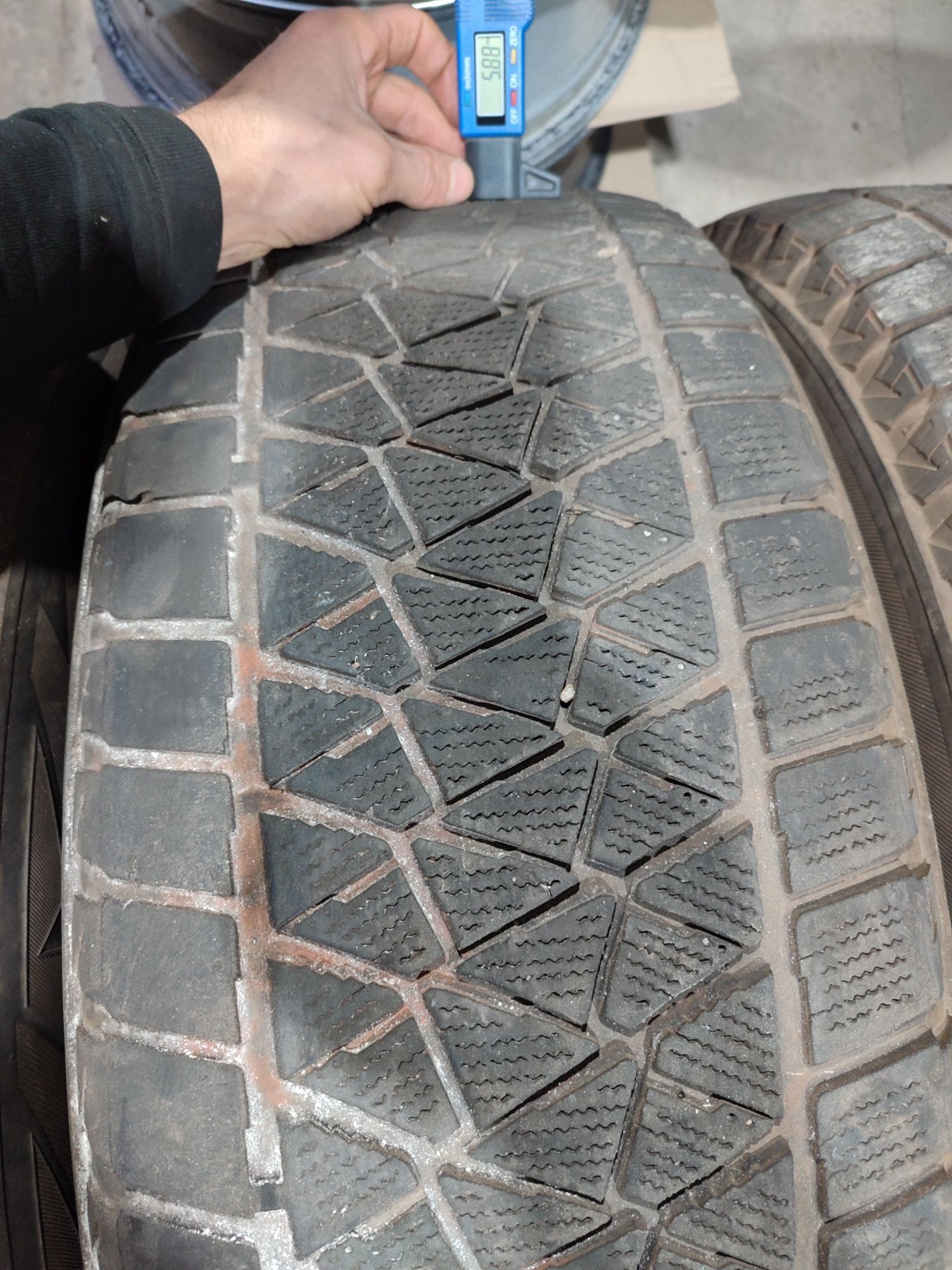 Резина зима 275.60.20 bridgestone
