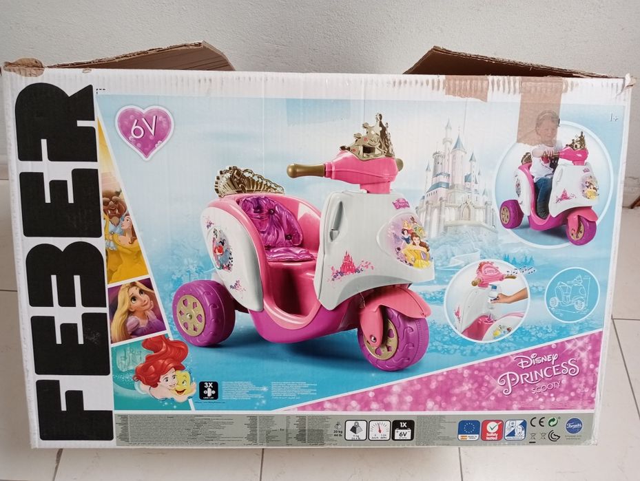 Moto elétrica Feber Princesas Disney