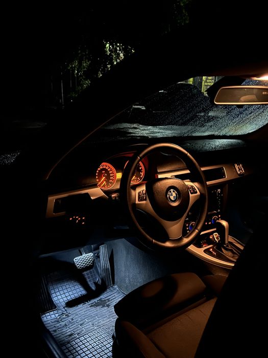 Продам BMW E90 330XI 2006р.